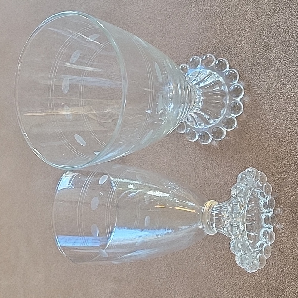 Anchor Hocking 1950's Boopie wine glasses. Set of 2
